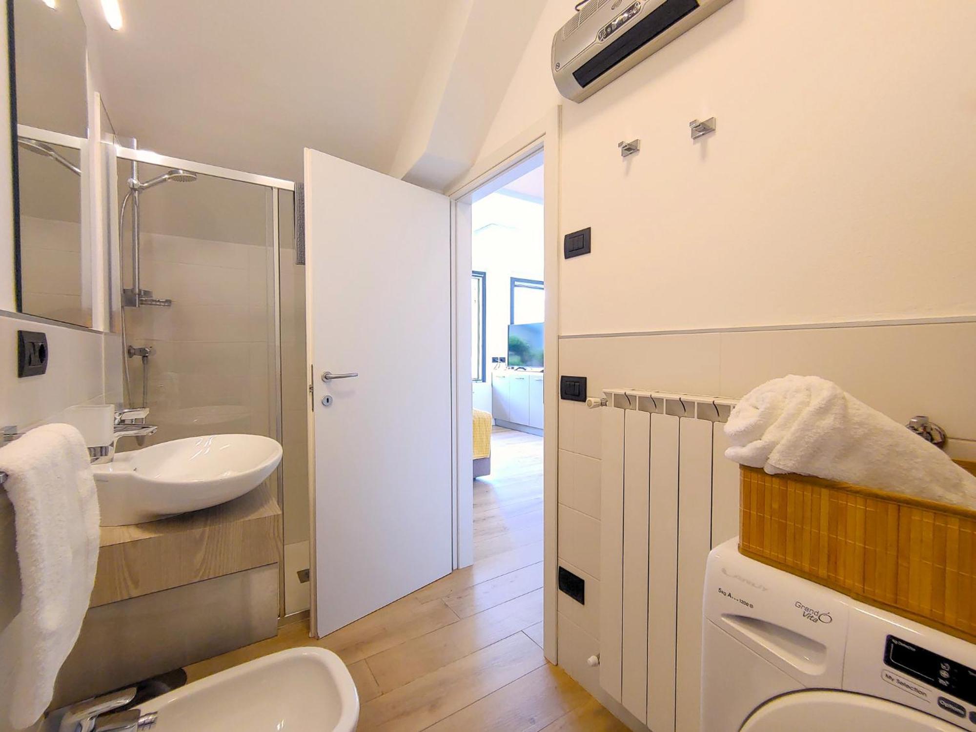 Dascio Emotion Ferienwohnung Mit Terrasse Am See Dış mekan fotoğraf