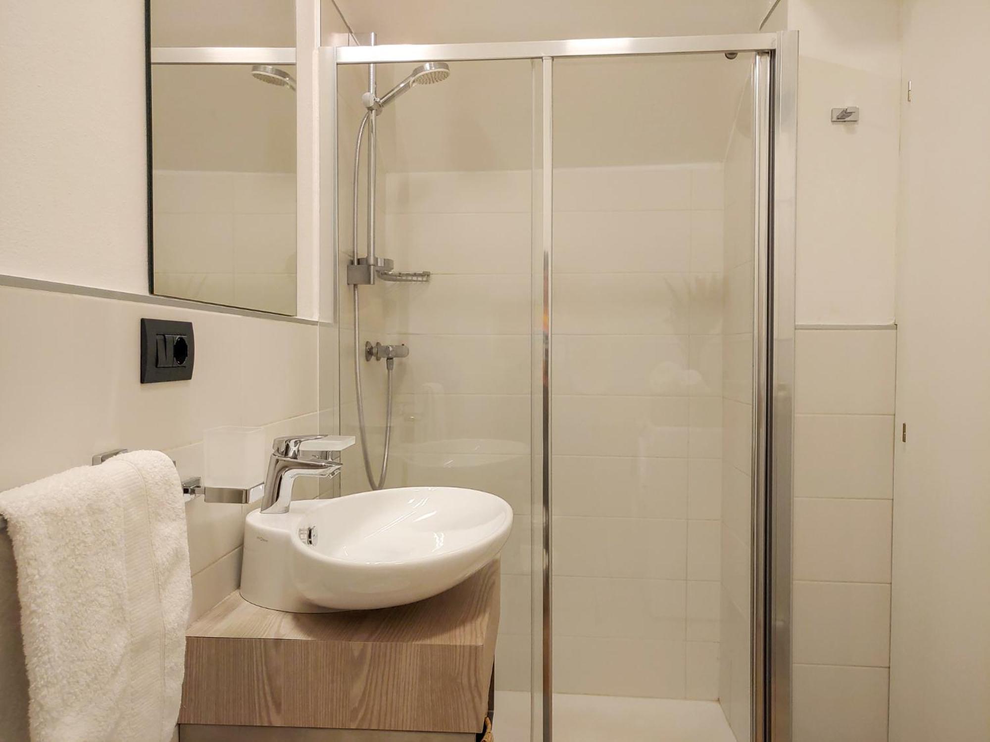 Dascio Emotion Ferienwohnung Mit Terrasse Am See Dış mekan fotoğraf